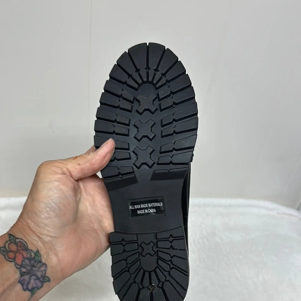 DV by Dolce Vita Black Flats for Effortless Style